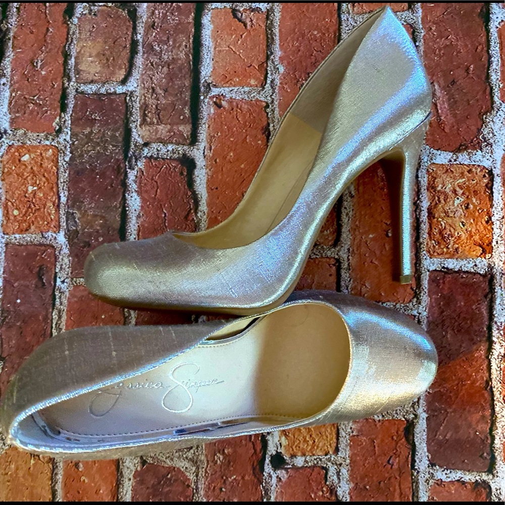 Jessica Simpson gold heels, 6